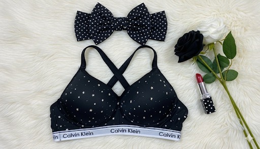 نیم تنه اسفنجی بدون فنر سایز بندی از 70 تا 85کاپ استاندارد بدون فنر ستاره مشکی کد:۳۰