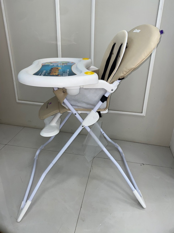 صندلی غذا کودک دلیجان کیوت پلاس - جزئیات سینی و کمربند