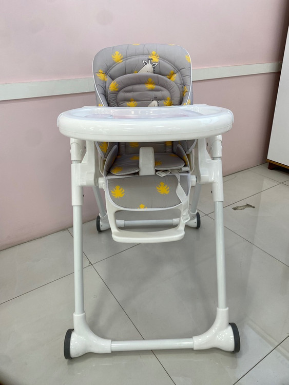 صندلی غذا خوری کودک سوپر بیبی - نمای اصلی