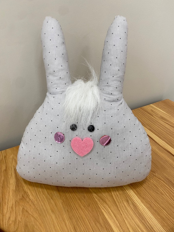 کوسن خرگوش چهارخونه - کوسن سیسمونی نوزاد